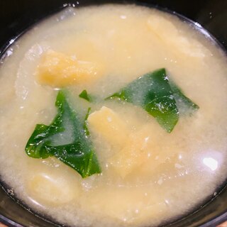 冷凍ほうれん草と油揚げと玉ねぎのお味噌汁